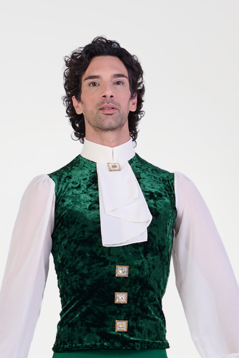 Casacca con Jabot e Gioielli
